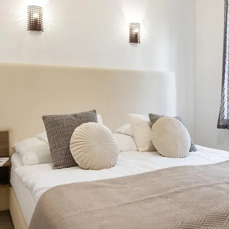Csillag Apartment