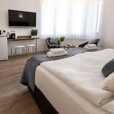 Csillag Apartment Balatonalmadi