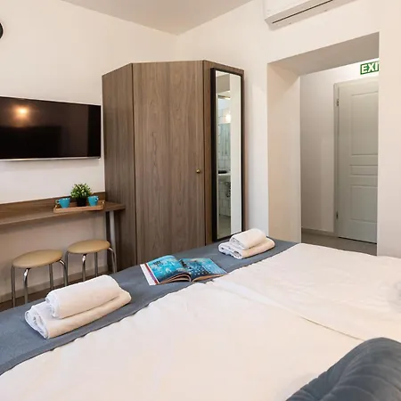 Csillag * Balatonalmádi