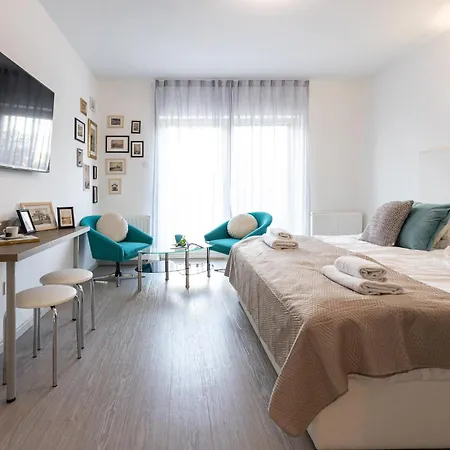 Csillag Apartment Balatonalmadi