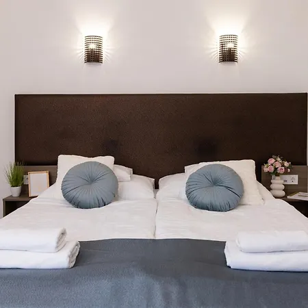 Csillag Apartman *