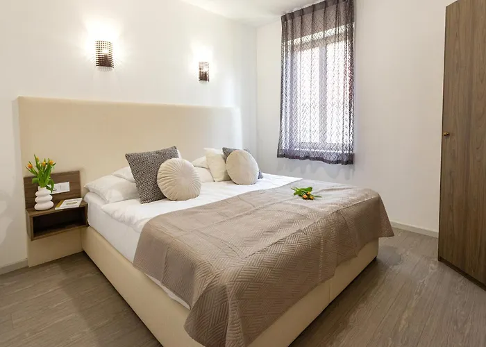 Csillag * Balatonalmádi