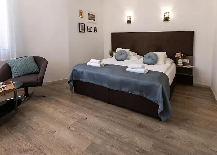 Csillag * Balatonalmádi